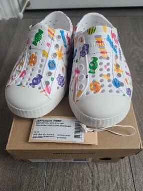 Native Kids Jefferson Slip-Ons in White with Multicolor Candy Print